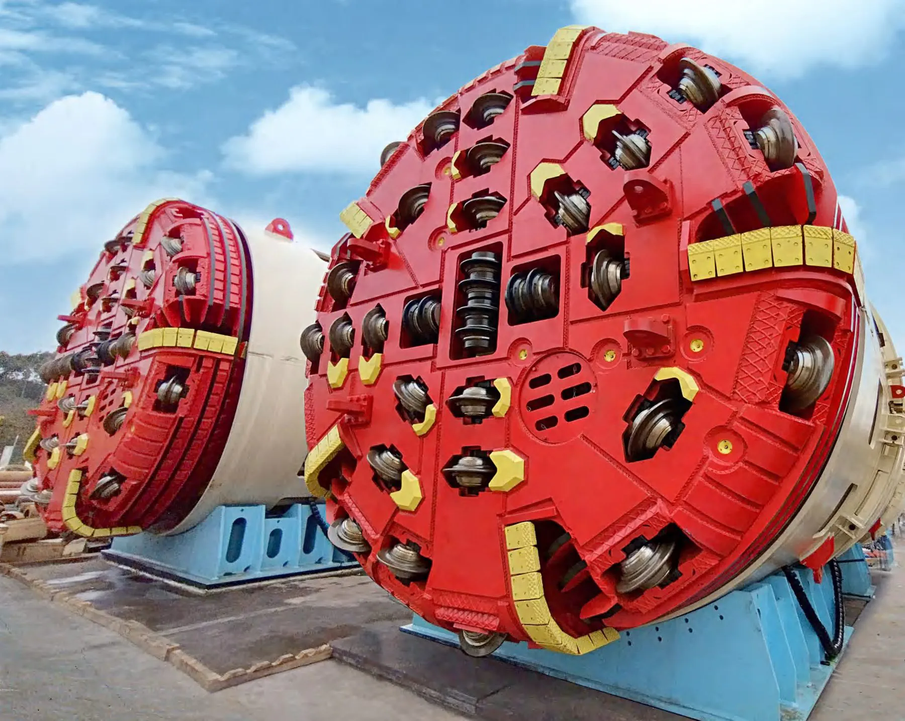 Super-diameter TBM cutterhead in the open air
